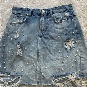 Zara embellished distressed denim skirt size xs